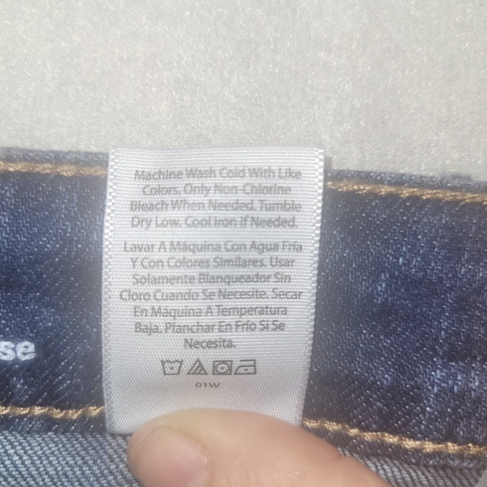 Time and Tru Womens Blue Distressed Shorts High Rise Stretch Pockets Size 10 - Picture 4 of 8